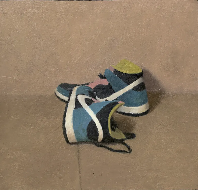 Sneakers, 2019. Oil on panel, 40 × 50 cm.